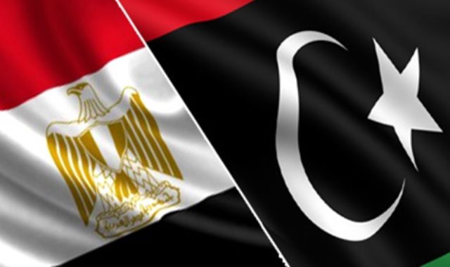 السلطات المصرية ستشرع في تخفيف قيود السفر المفروضة على المسافرين من وإلى ليبيا.